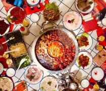餐飲品牌全案設(shè)計參考：對比其他明星開的餐廳，這家火鍋店為什么能持續(xù)火爆